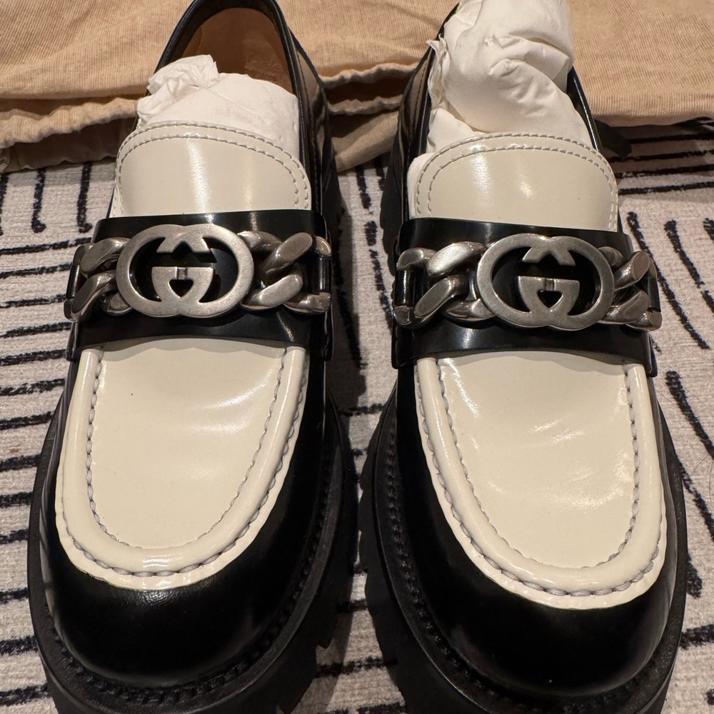 Gucci loafers. New without box. 38.5.